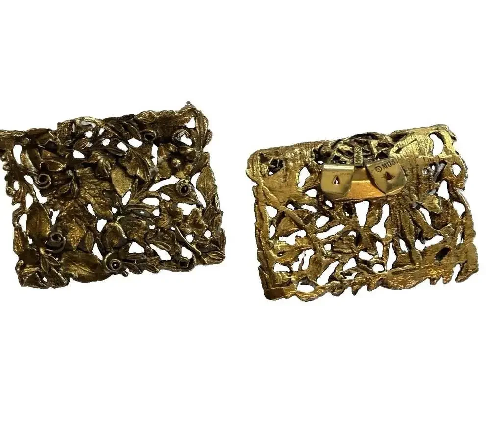 VINTAGE PAIR 40-50'S BRASS GOLD TONE MUSI FRENCH ELABORATE FILIGREE SHOE CLIPS.
